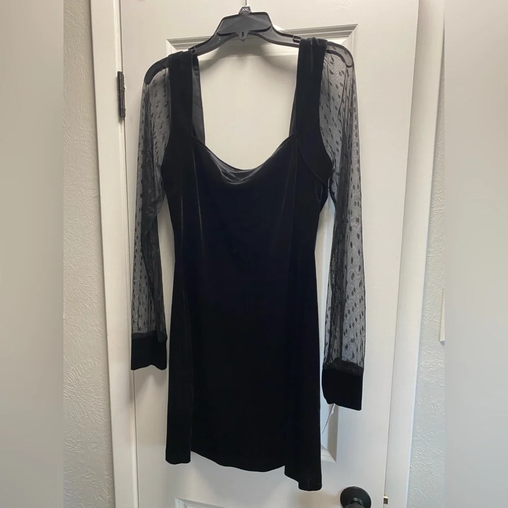 Junior’s Size XXL Mesh Sleeve Velvet Bodycon Dress - Picture 2 of 7